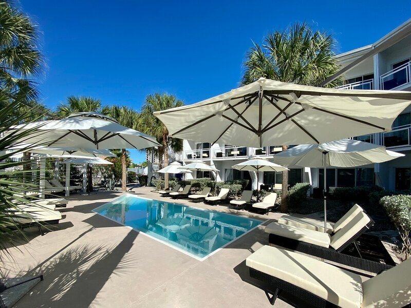 Sibonne Beach Hotel Grace Bay Exterior photo