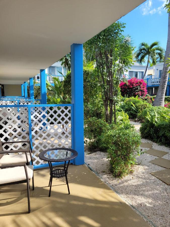Sibonne Beach Hotel Grace Bay Exterior photo