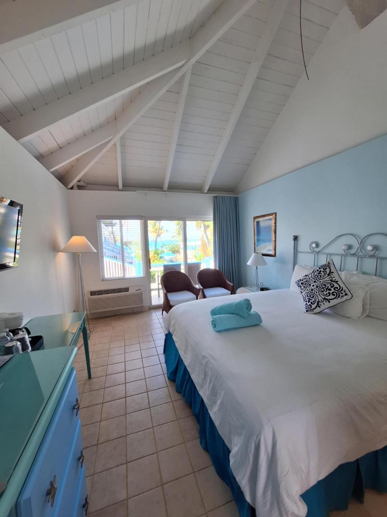 Sibonne Beach Hotel Grace Bay Exterior photo