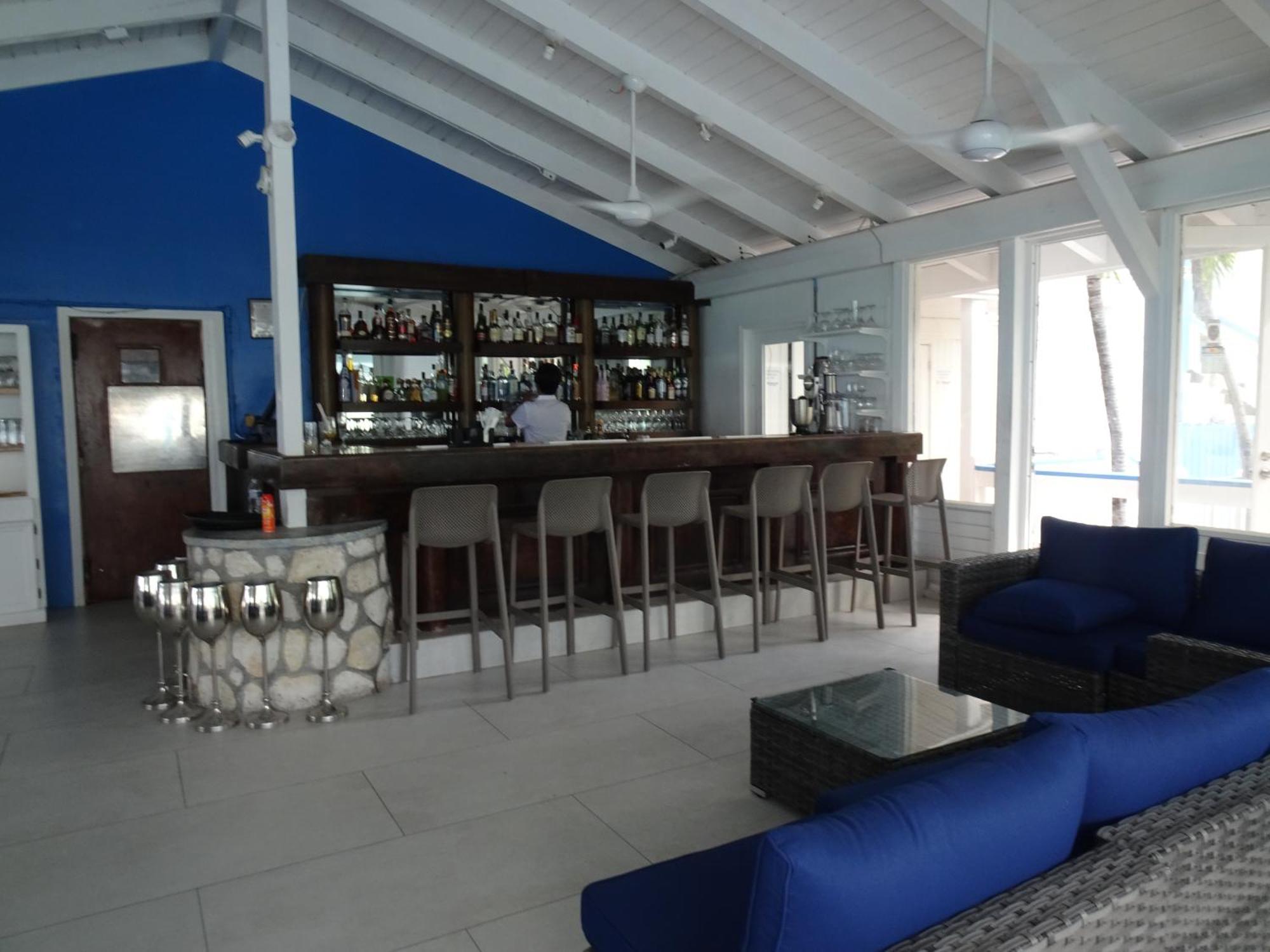 Sibonne Beach Hotel Grace Bay Exterior photo