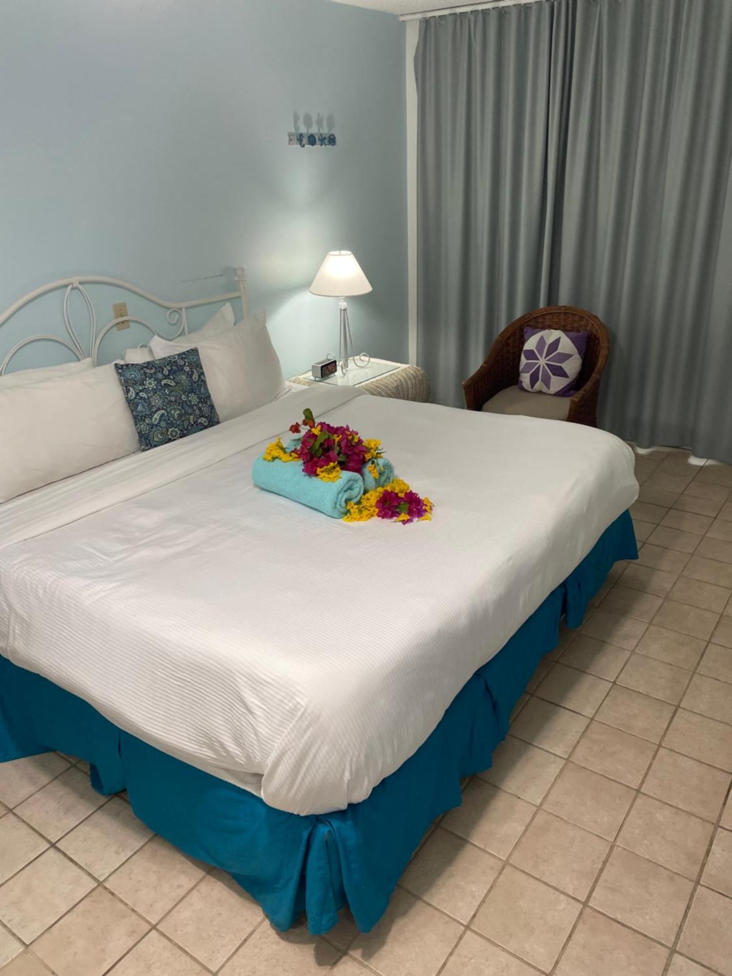 Sibonne Beach Hotel Grace Bay Exterior photo