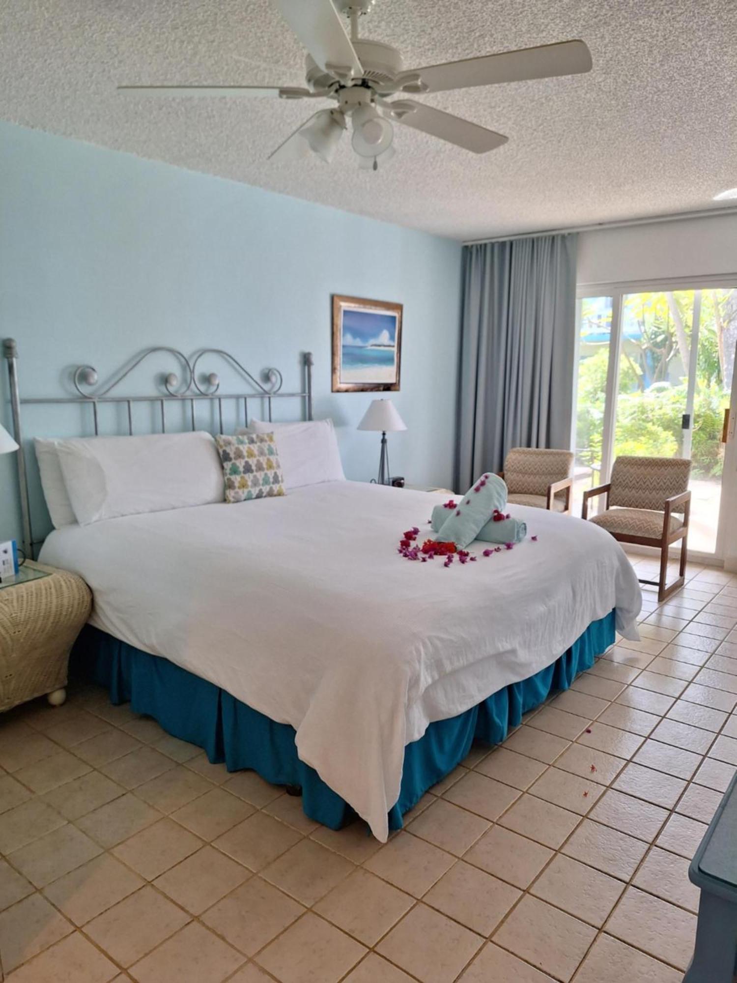 Sibonne Beach Hotel Grace Bay Exterior photo